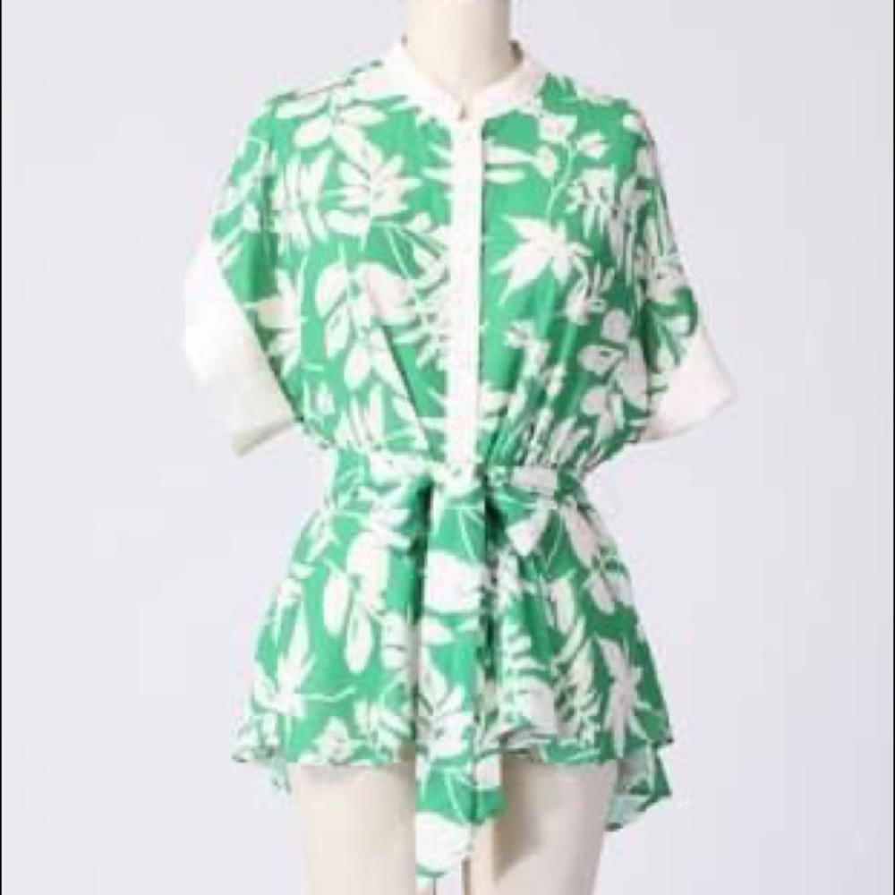 Blouse by Jealous Tomato. Classy. NWOT. Size M